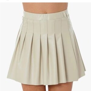 Eloquii faux sold leather pleated Cream Mini Skirt size zipper pleather size 16